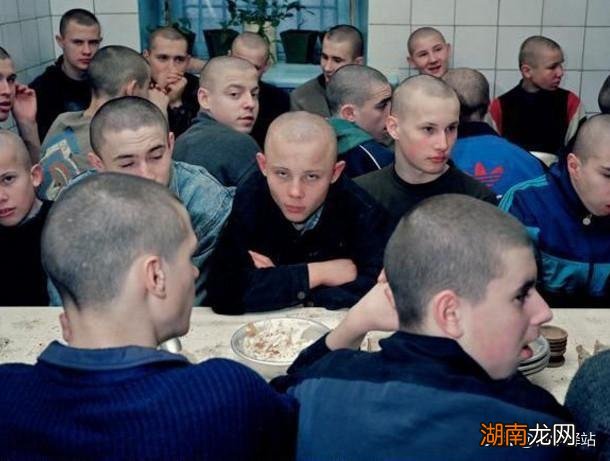 人如果一直不睡觉第几天会死 一个人多久不睡觉会死亡