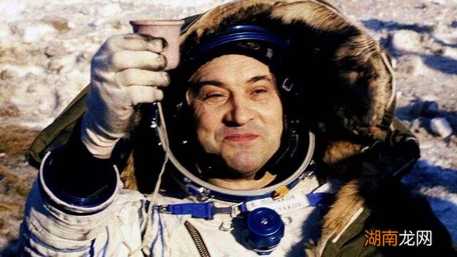 返回地球后的身体状况 太空回来的宇航员身体有什么变化