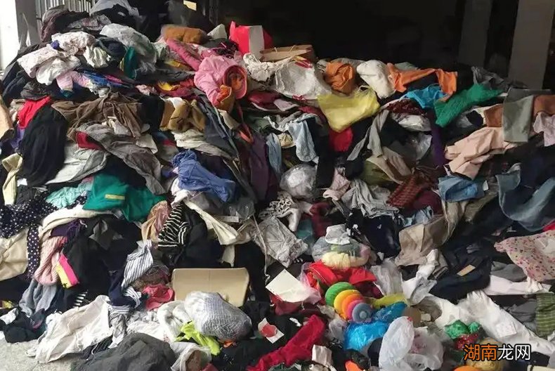 废旧的衣服回收厂家怎么赚钱 收旧衣服多少钱一斤
