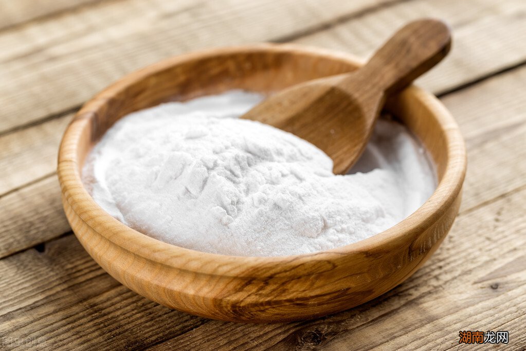 快速去除衣服领上的黄渍窍门 衣领发黄怎么洗白小妙招