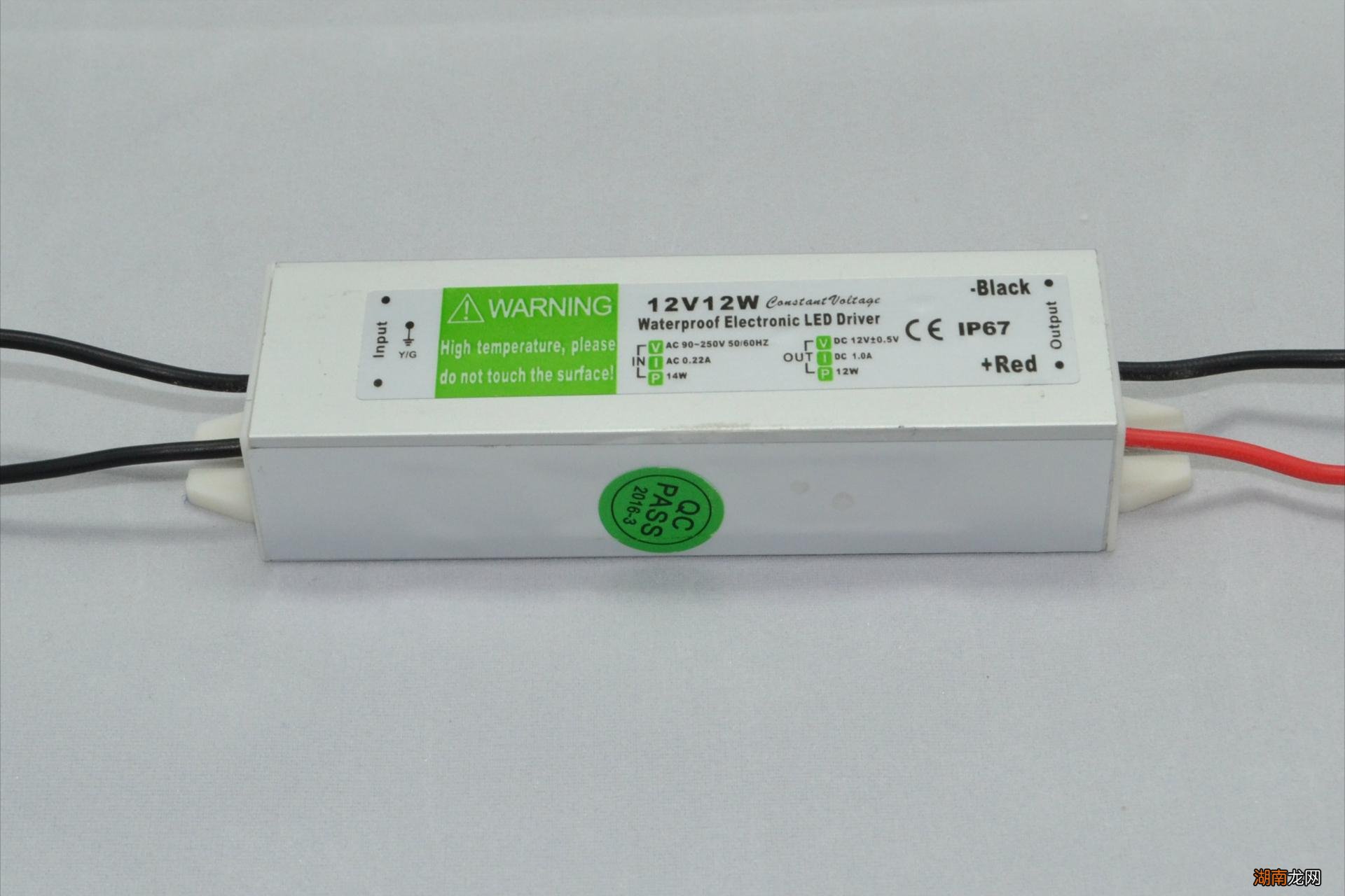 开灯有响声的原因及处理办法 灯一直嗡嗡响有危险吗