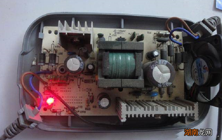 电动车不变灯充不进电怎么回事 电动车充多久能充满电