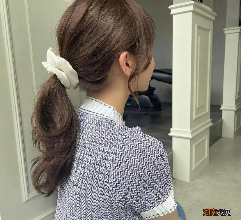 适合黄皮染的三种发色 皮肤暗黄染什么颜色头发显皮肤白