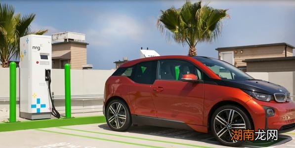 尽管电动汽车无疑是最炙手可热的东西 但它们仍仅占国内汽车销量的2%