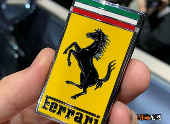 法拉利展示了其最新的Grand Touring赛车Roma