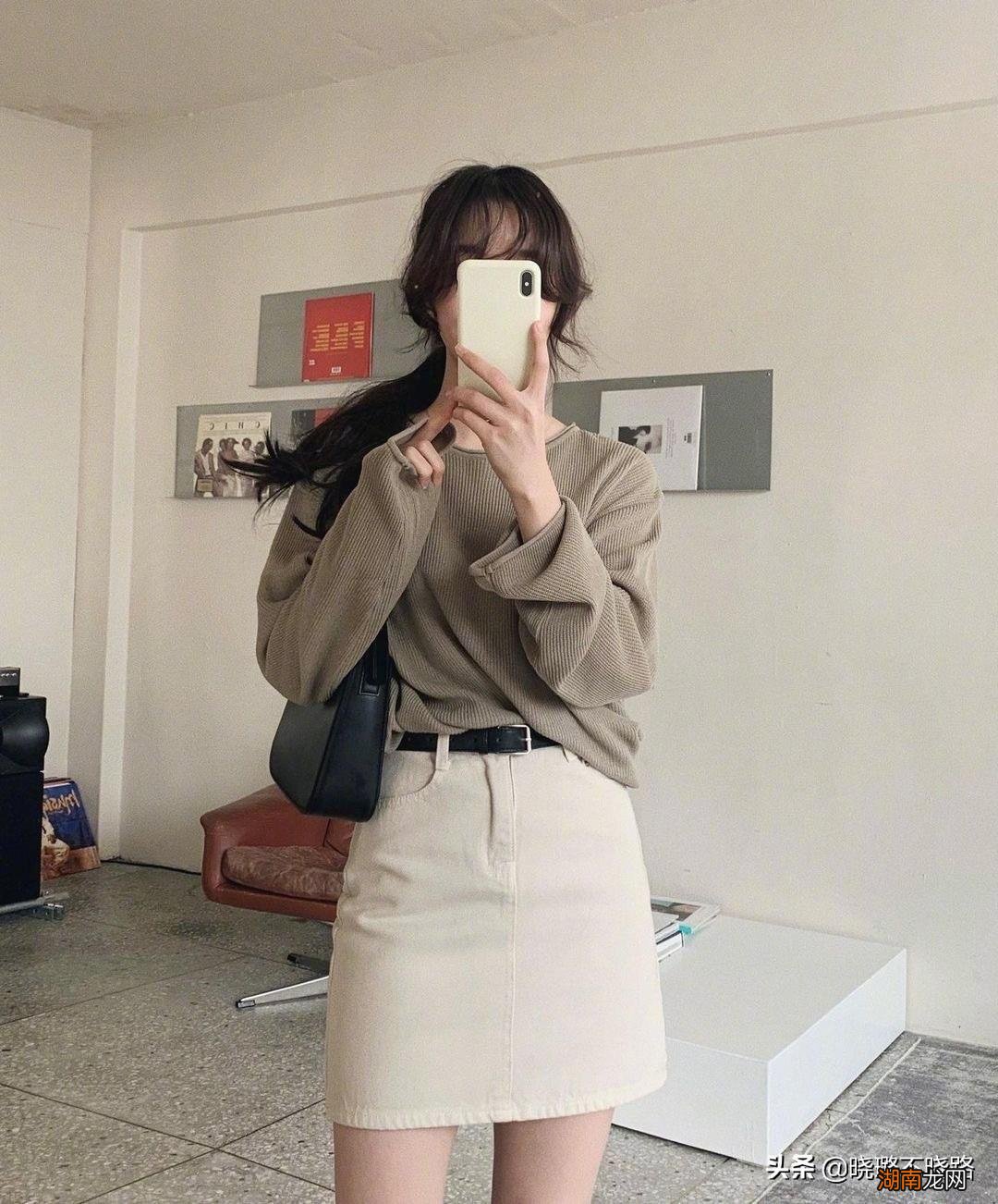 米色裙子的穿搭指南 米色裙子配什么颜色上衣好看图片