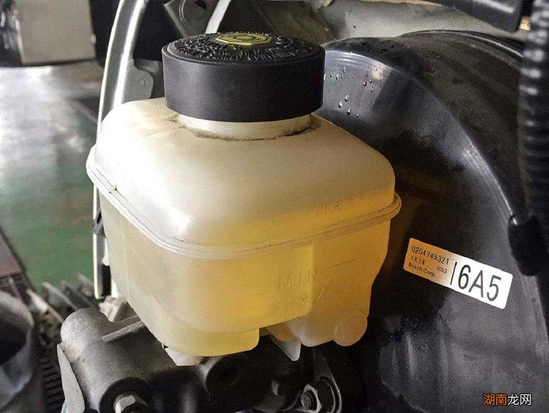 刹车油多长时间更换一次比较好 刹车油根本不用换吗