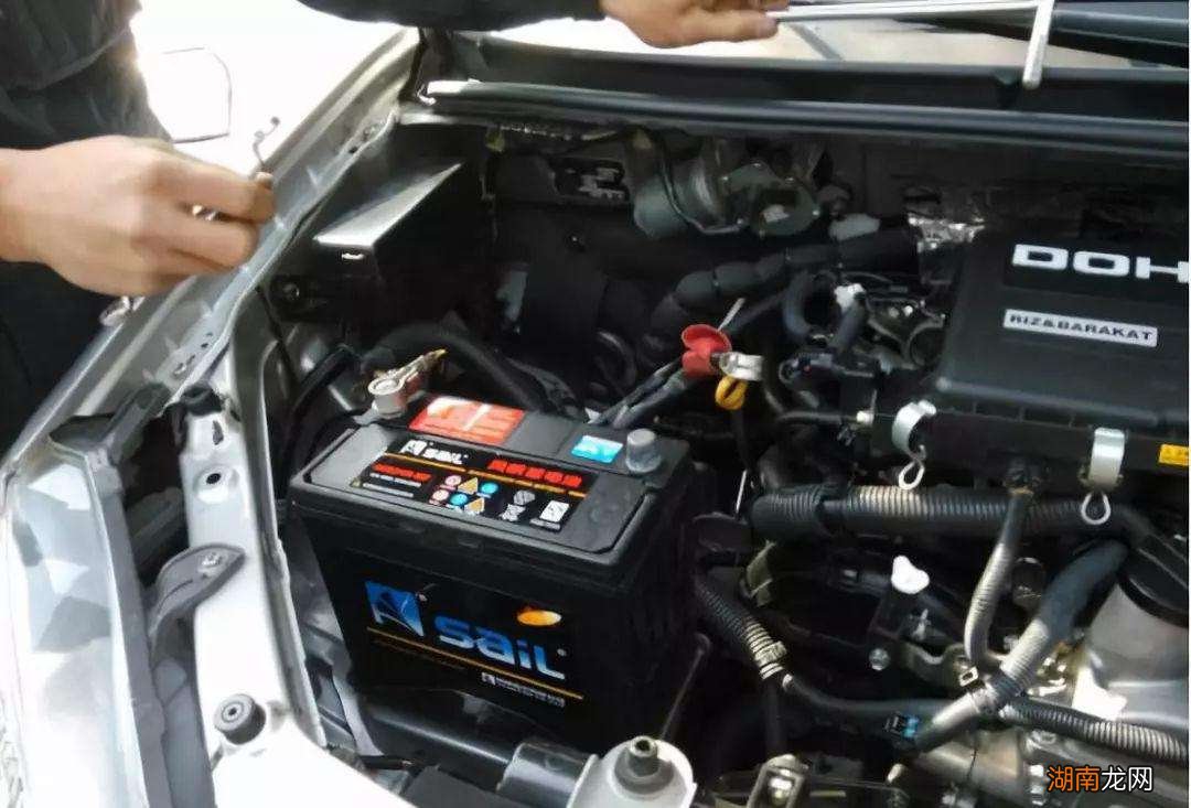 汽车电瓶亏电了正常吗 汽车一个月不开电瓶会没电吗