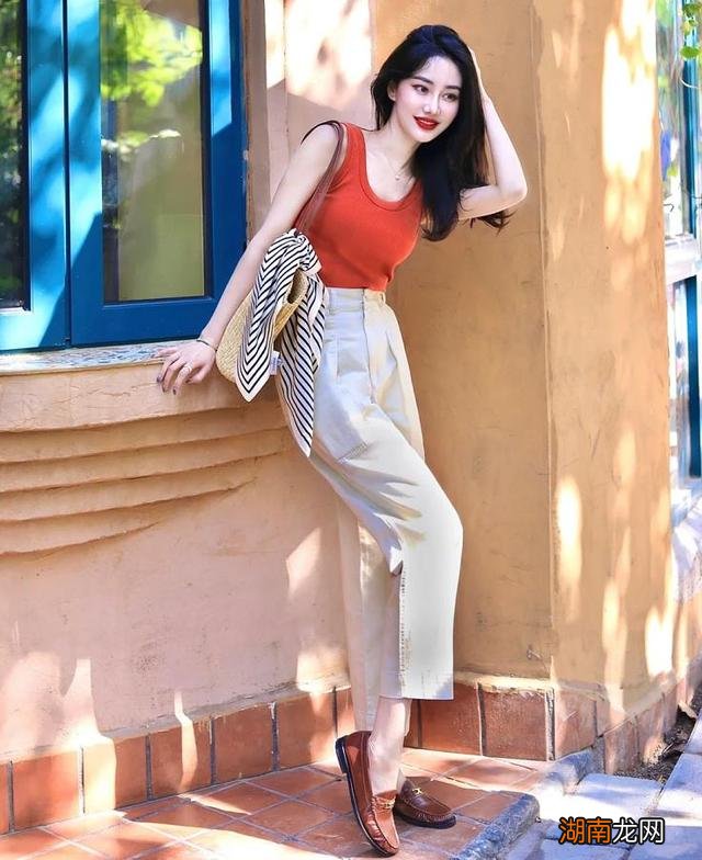 夏天肩宽女生穿什么夏装好看 肩宽女生适合穿什么衣服