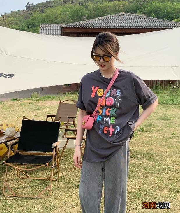 夏天肩宽女生穿什么夏装好看 肩宽女生适合穿什么衣服