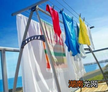 睡醒后脸上出油很厉害什么原因 睡醒后脸上出油是好还是坏