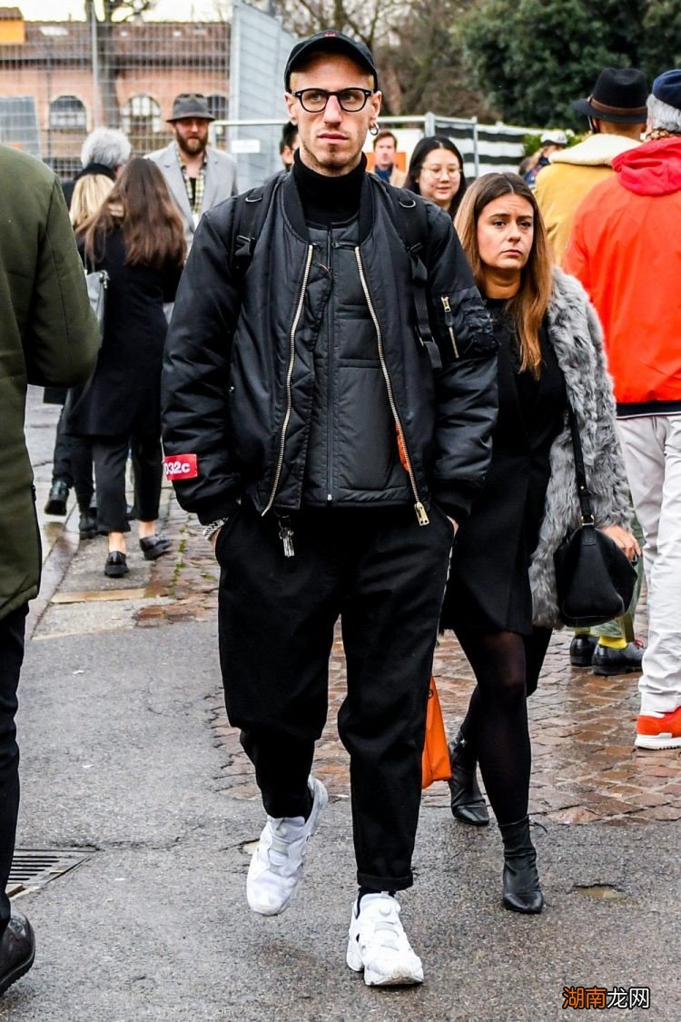 男生怎么穿搭叠穿衣服好看 男生穿搭潮流搭配技巧