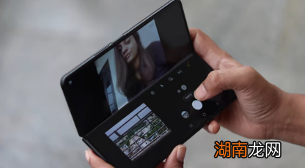 三星用新款Galaxy Z Fold 3折扣反击OPPO