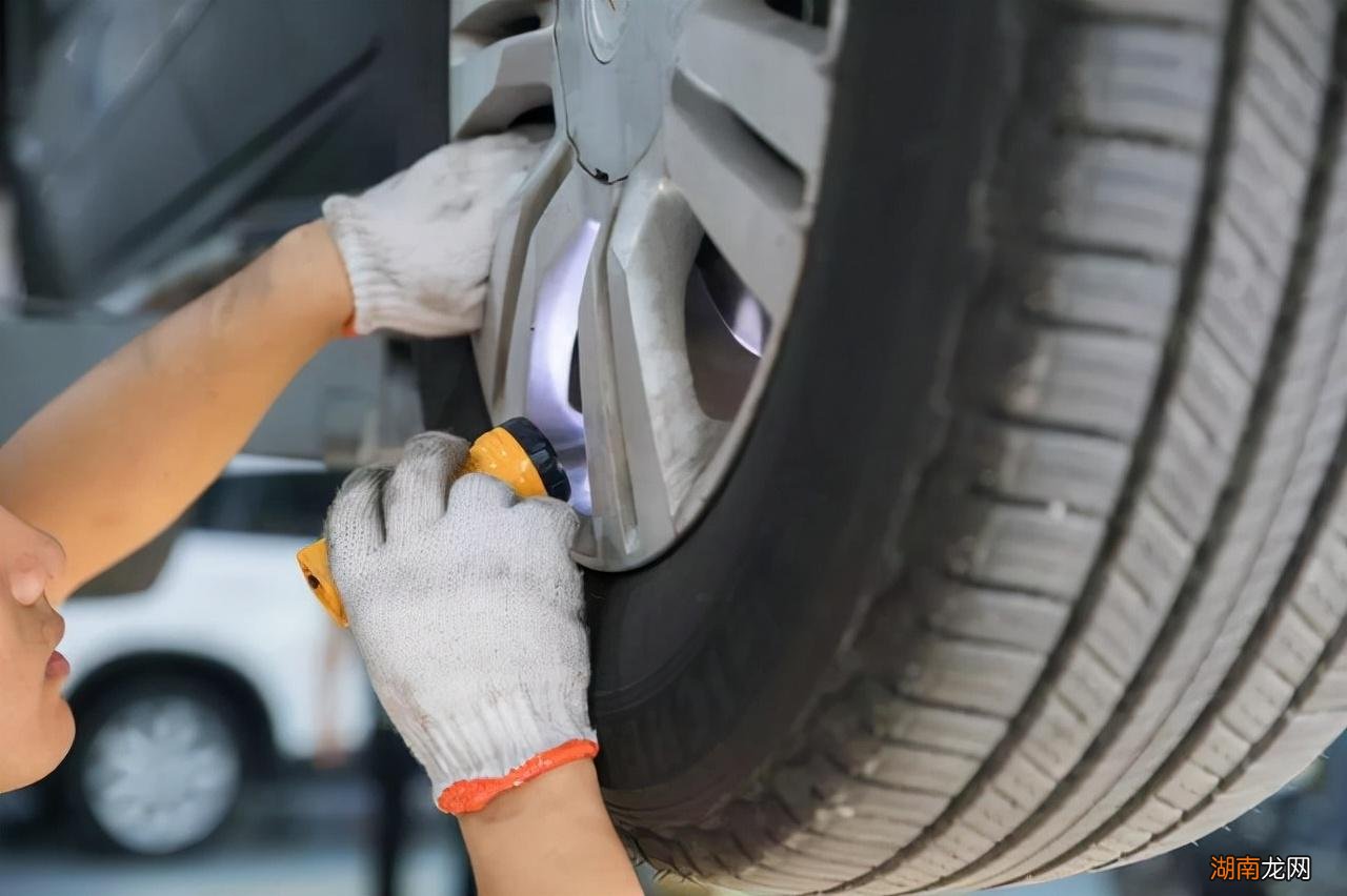 轮毂轻微划伤有必要修复吗 轮毂被马路牙子刮花要紧吗