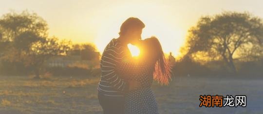 夫妻之间没感情如何处理 婚姻中一方没有感情了怎么办