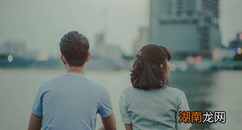 夫妻之间没感情如何处理 婚姻中一方没有感情了怎么办