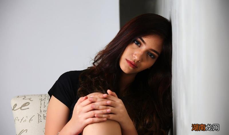 男生喜欢女生最明显的表现 男生暗恋一个女生的表现