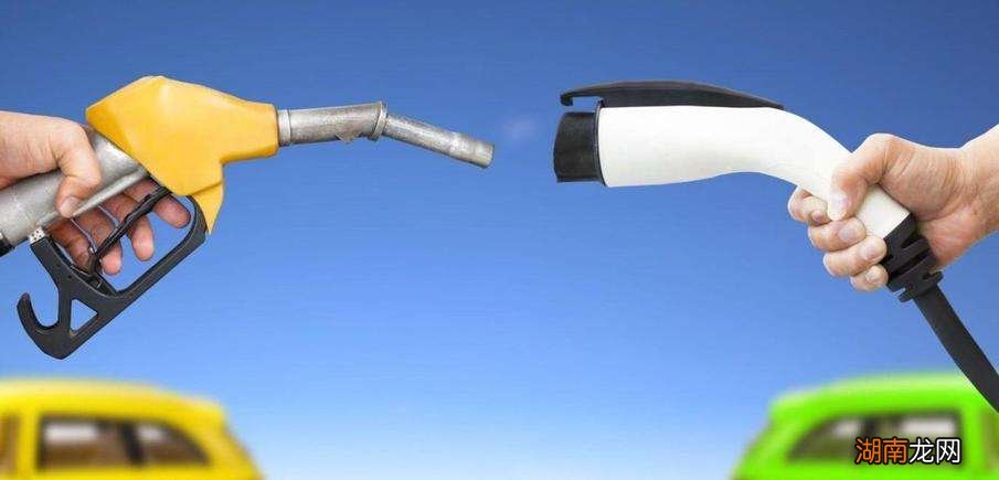 怎么选择是首选 2022年买车买油车还是电车哪个划算