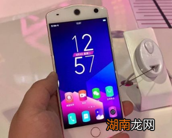 介绍美图m8怎么样好用吗及小米6亮银版多少钱