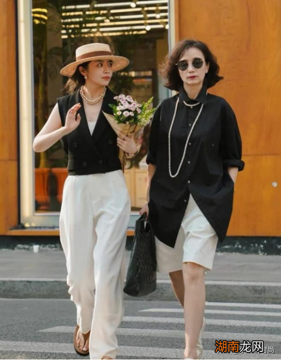 女款白色裤子搭配平头鞋好看吗 白色裤子怎么搭配鞋子