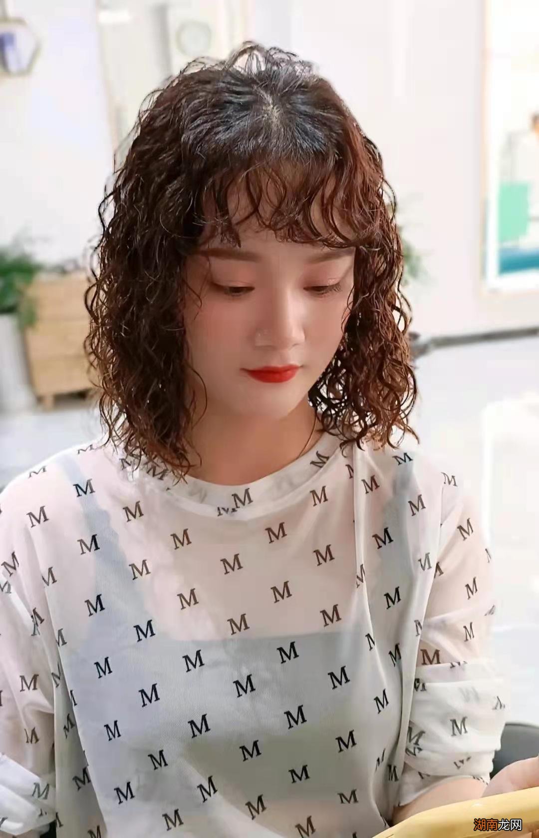 三款适合头发稀少的发型 头发少适合什么样的发型图片