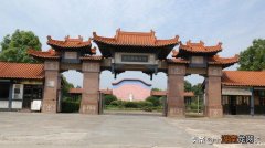 汤显祖牡丹亭游园表达了什么主题 牡丹亭游园作者是谁