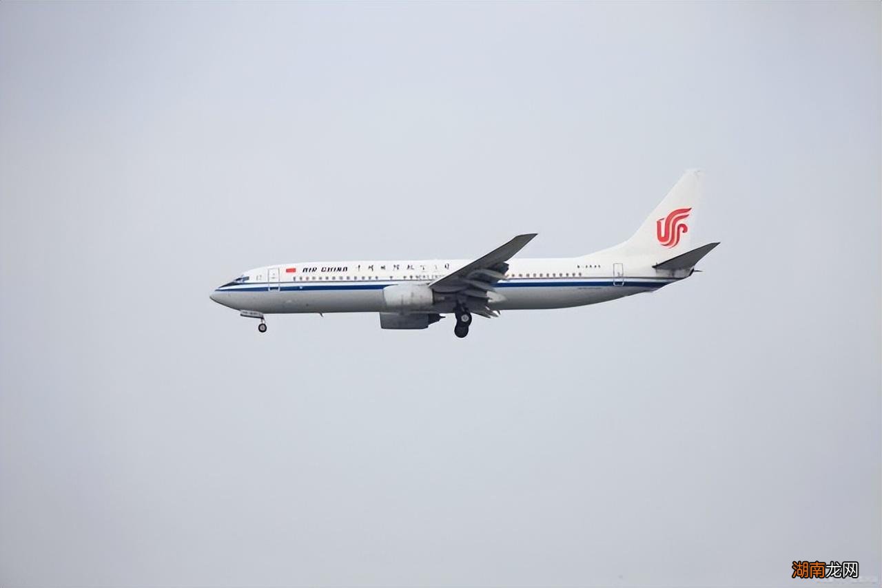 学生坐飞机是半票还是全票 学生机票打折吗