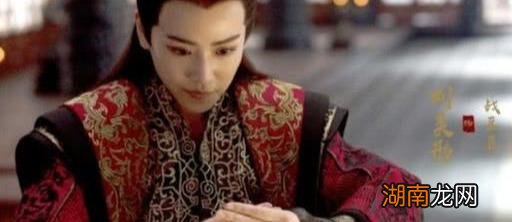 有谁知道战豆豆是女儿身 太后知不知道战痘痘是女的