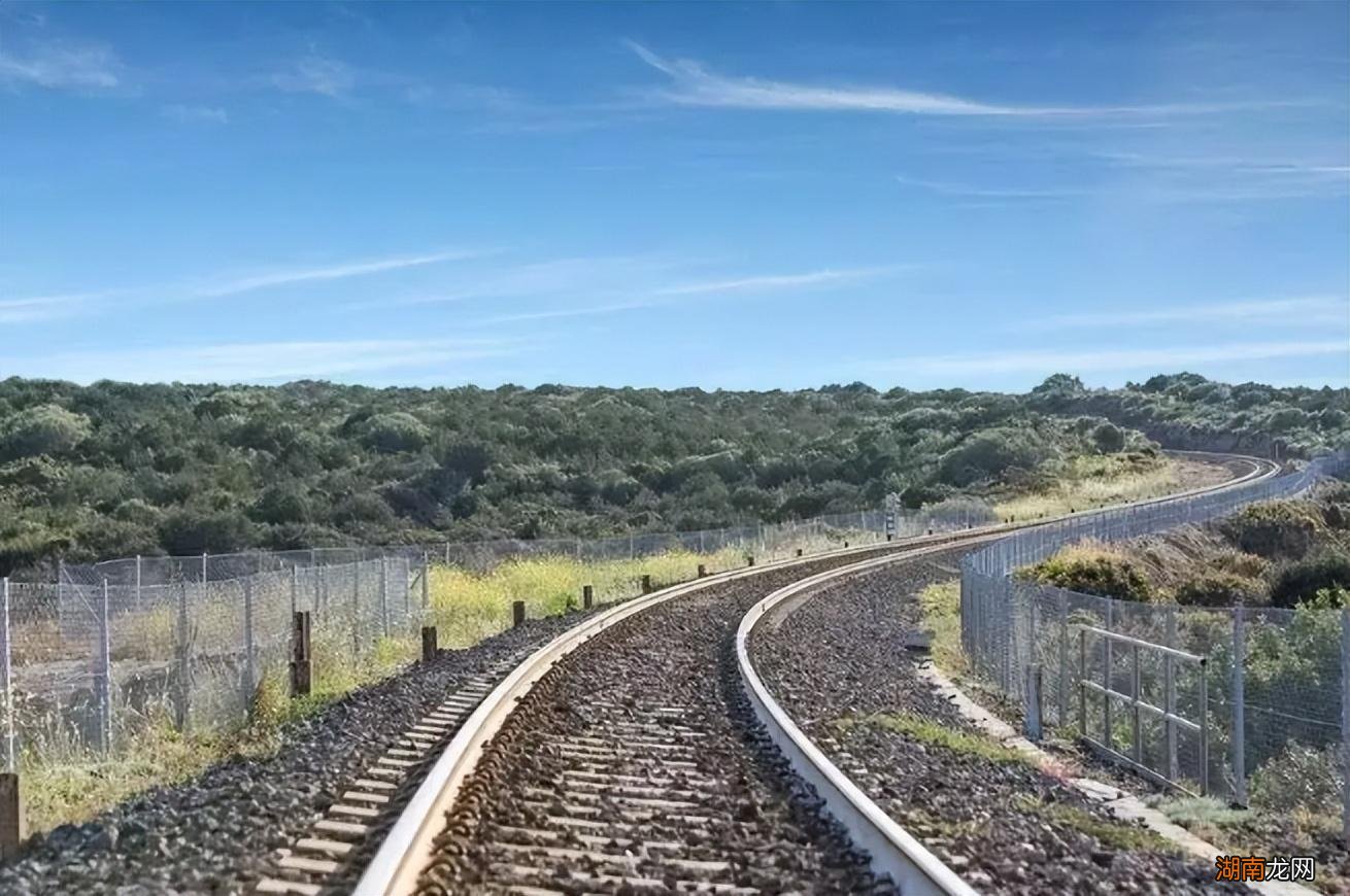 为什么都说部队文职是金饭碗 部队文职待遇和薪资