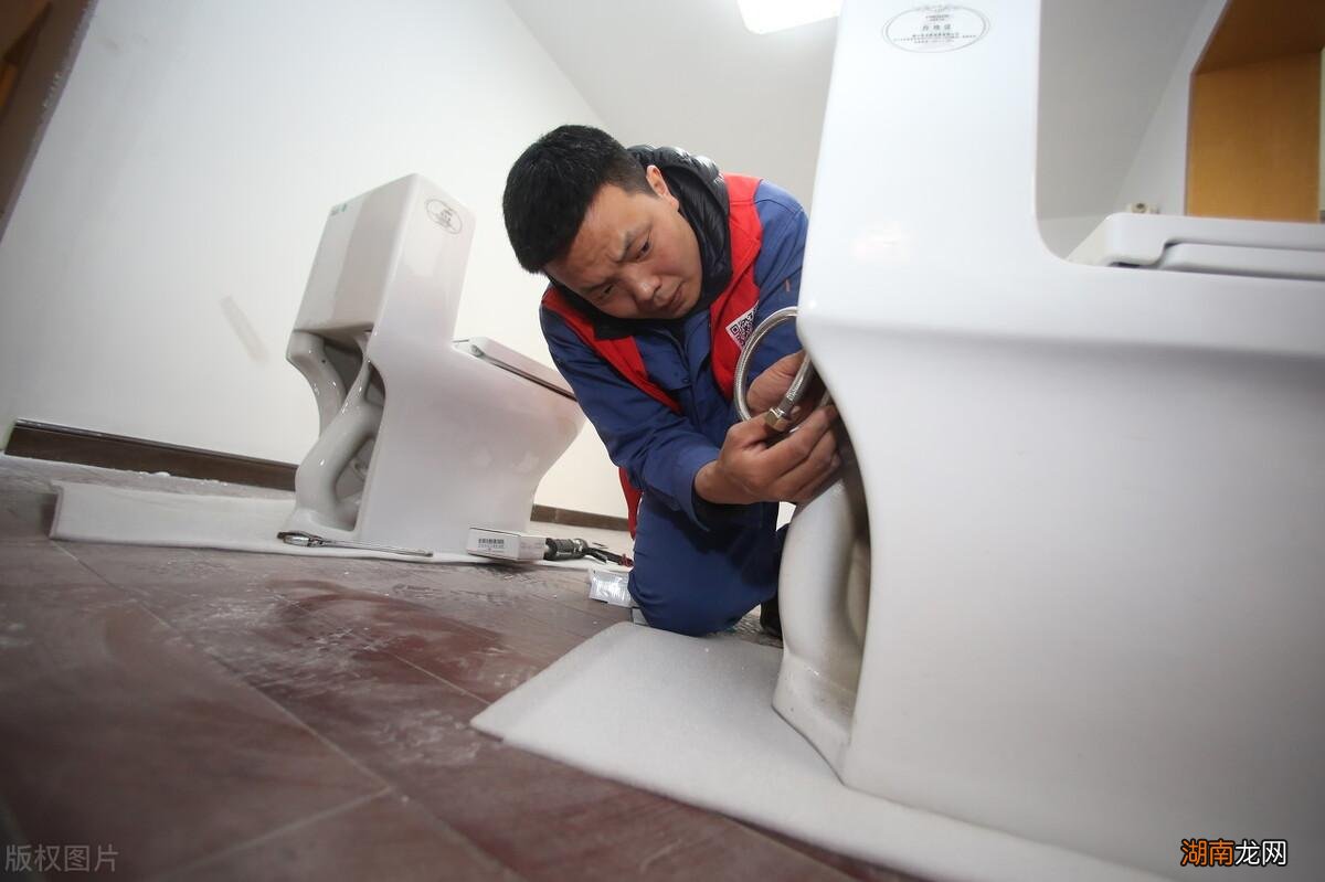 安装智能马桶有什么好处和坏处 智能马桶的优点缺点