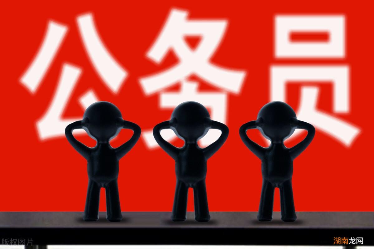 三方协议和劳动合同的区别 签了劳动合同还算应届毕业生吗