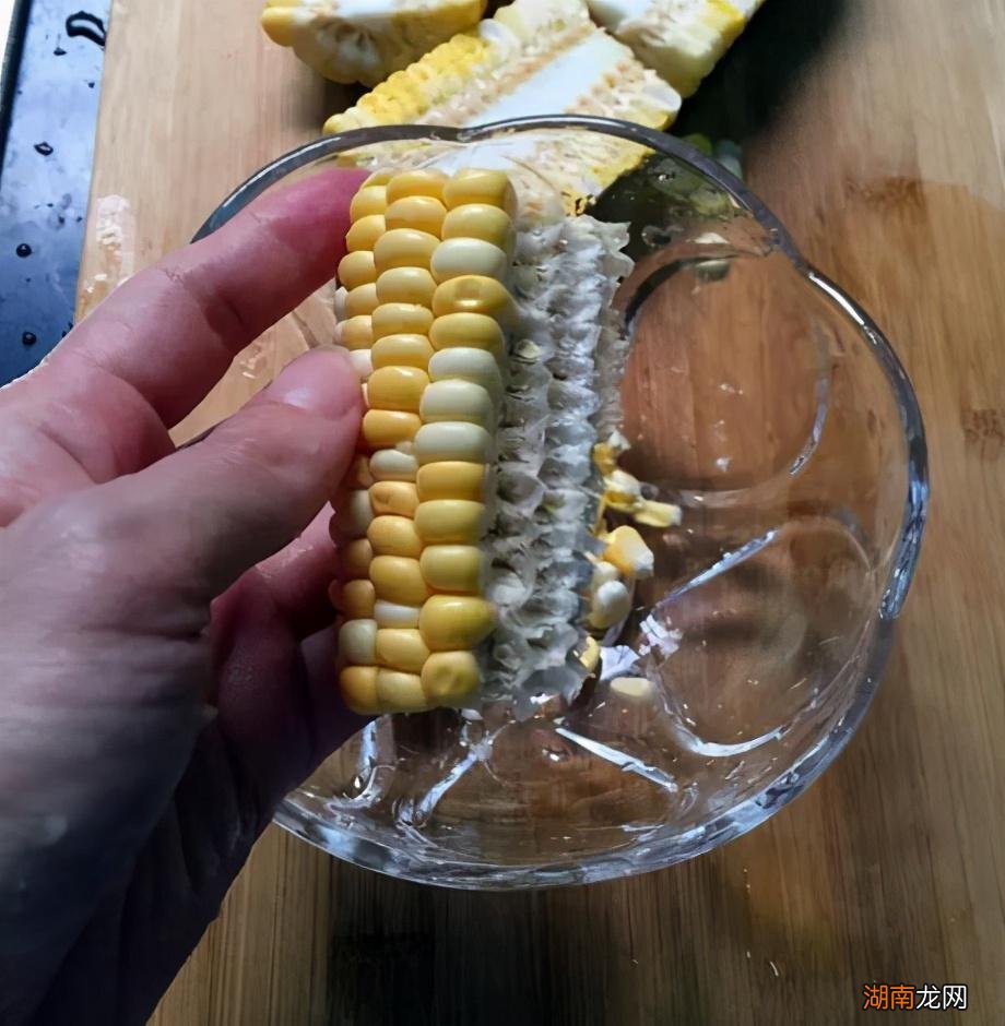 快速剥玉米粒的7个小窍门 新鲜玉米怎么剥粒最快