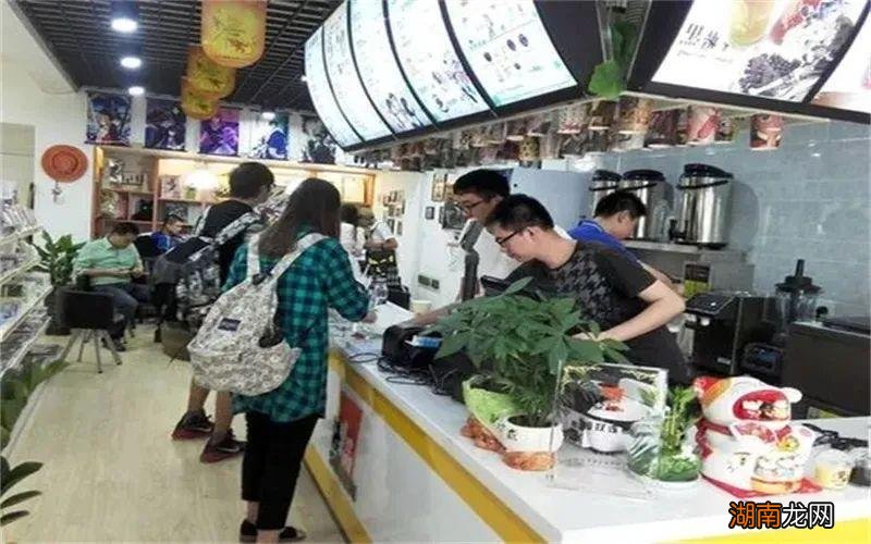 夫妻一起开哪几种实体店能赚钱 夫妻没经验开什么店好