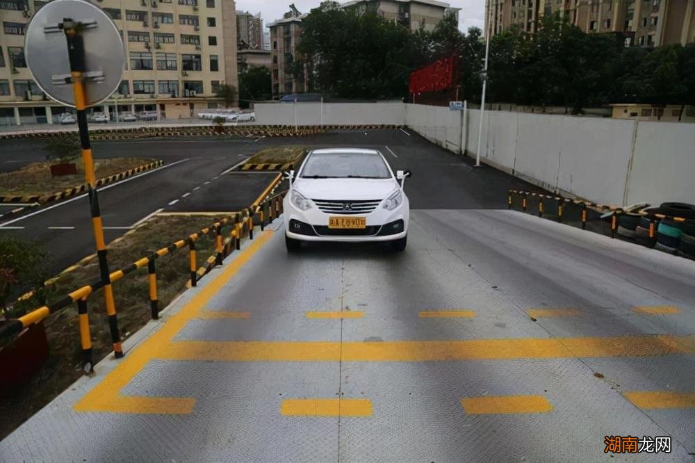 科二半坡熄火是扣分还是挂掉 科目二半坡熄火扣多少分