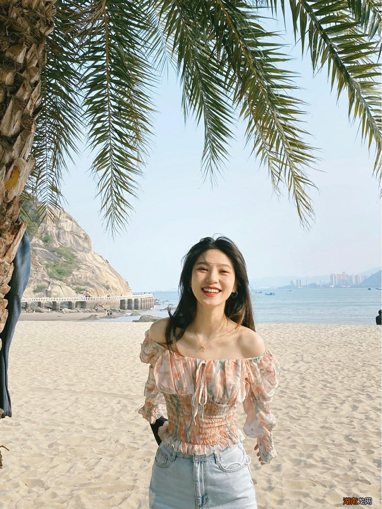 夏天去海边玩的好看穿搭推荐 去海边玩穿什么衣服合适