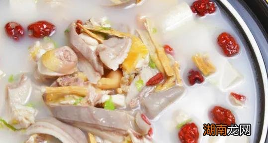 正宗常菜猪肚鸡制作方法及配料窍门 猪肚鸡是哪里的特色菜