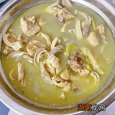 正宗常菜猪肚鸡制作方法及配料窍门 猪肚鸡是哪里的特色菜