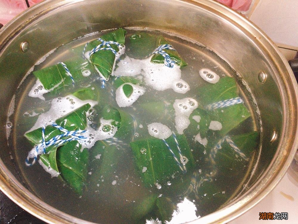 粽子蒸多长时间更好吃 外面买回来的粽子是蒸还是煮