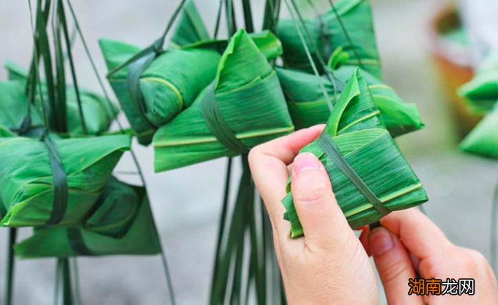 粽子蒸多长时间更好吃 外面买回来的粽子是蒸还是煮