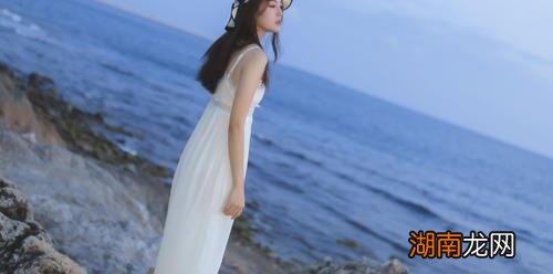 日常撩男朋友聊天套路 撩男朋友的肢体小套路