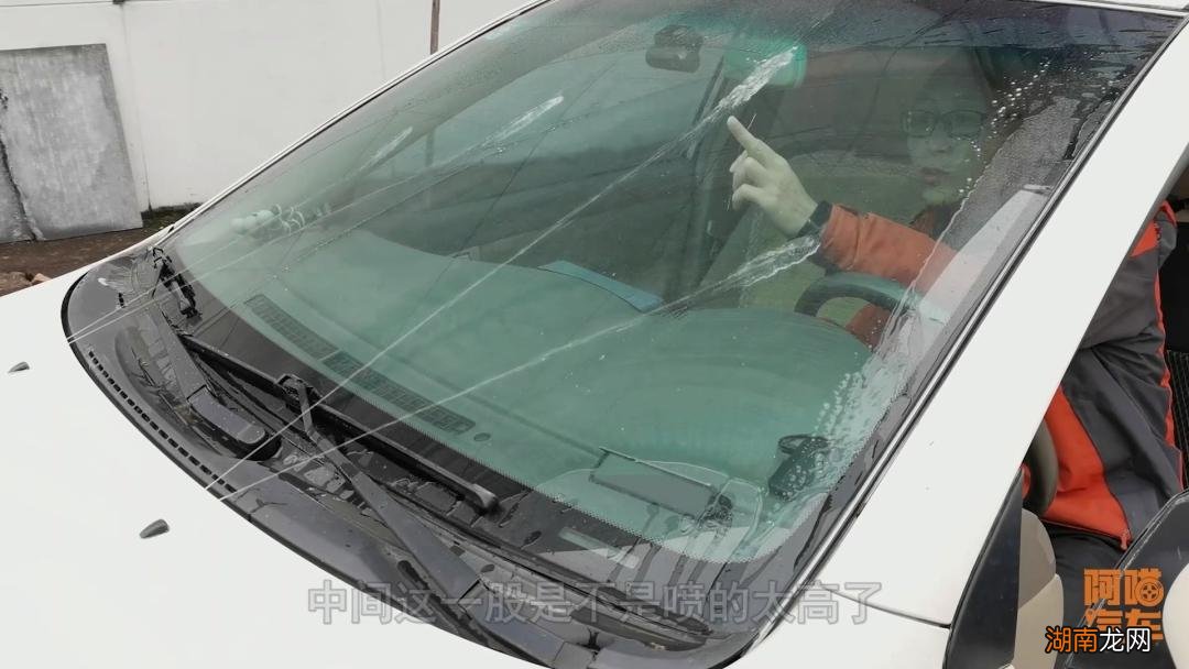 汽车雨刷不喷水自己修复方法 汽车喷水嘴堵了怎么清理