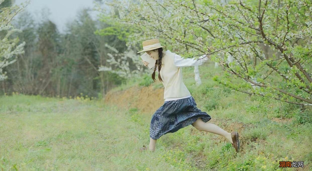 9个姿势拍出好看的写真照 怎么拍照片好看有高级感