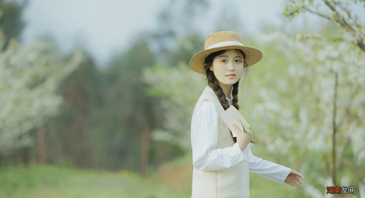 9个姿势拍出好看的写真照 怎么拍照片好看有高级感