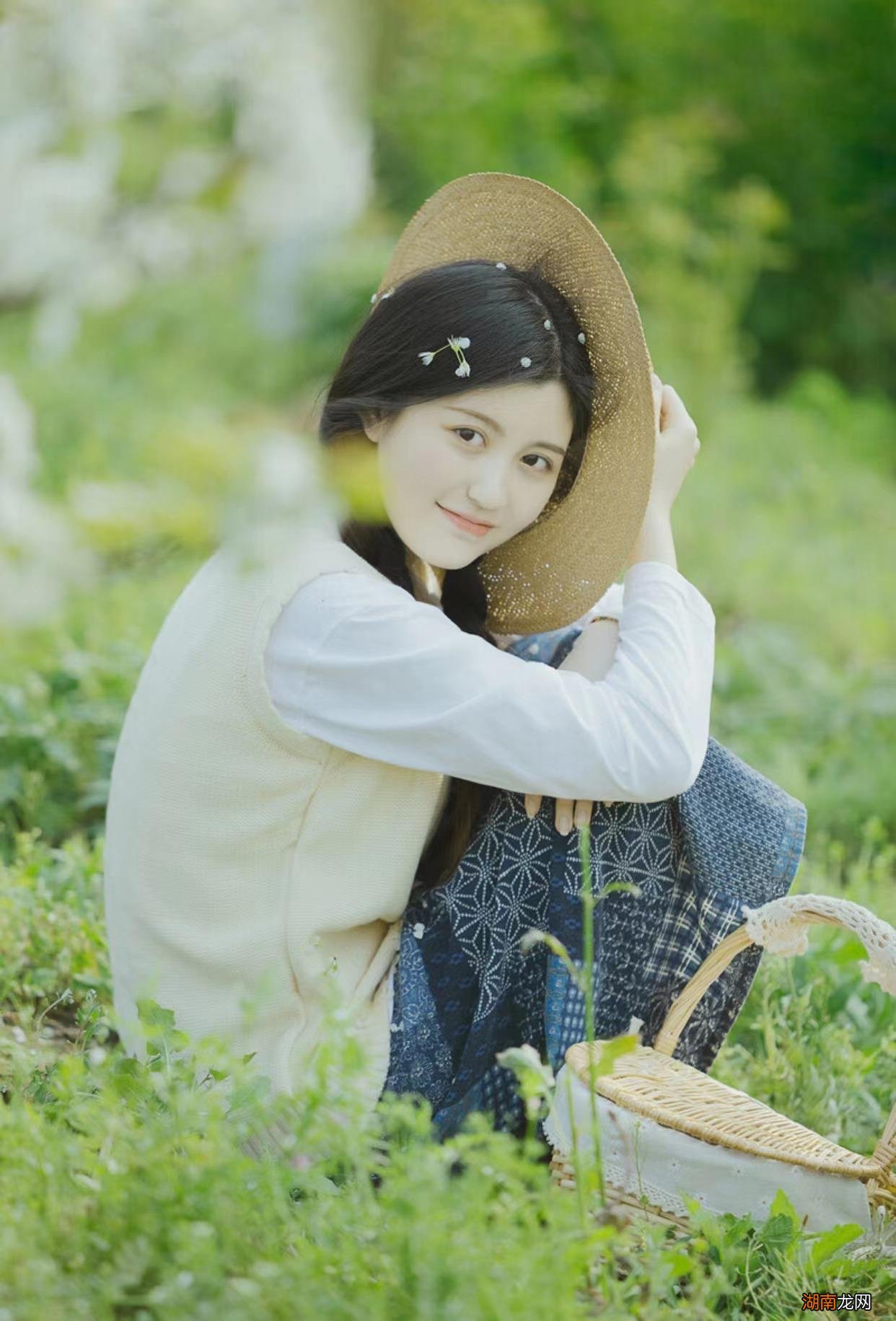 9个姿势拍出好看的写真照 怎么拍照片好看有高级感