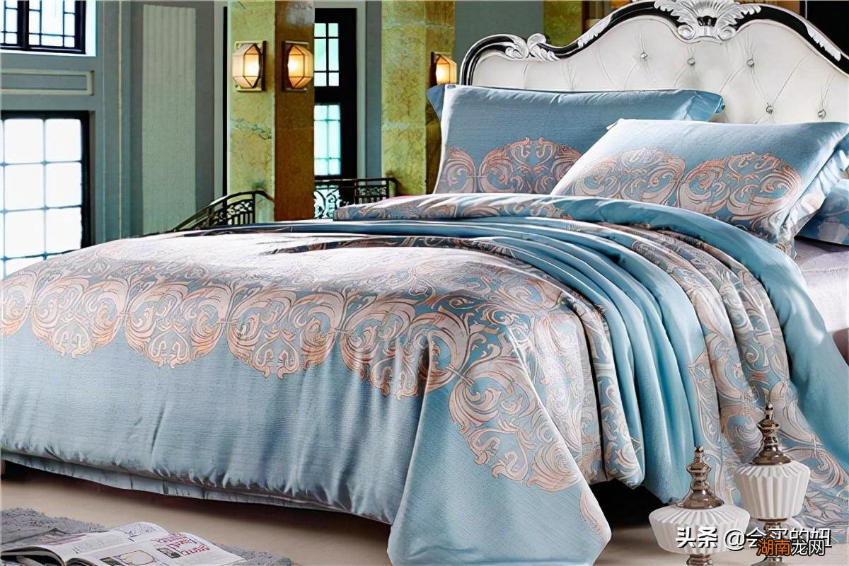 轻松选购最适合你的床上四件套 床单什么面料好最舒服