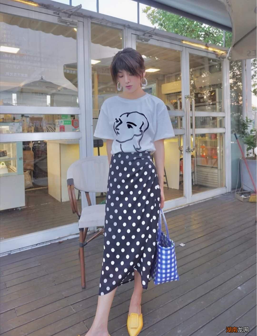 波点高腰裙的上衣搭配技巧 波点裙配什么上衣好看