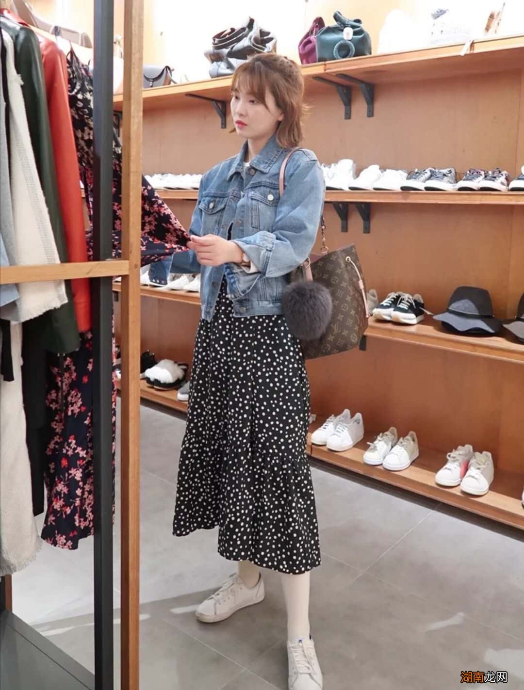 波点高腰裙的上衣搭配技巧 波点裙配什么上衣好看