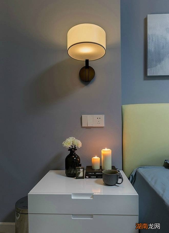 镜子对床求医日忙是什么意思 镜子不能对着床是迷信吗