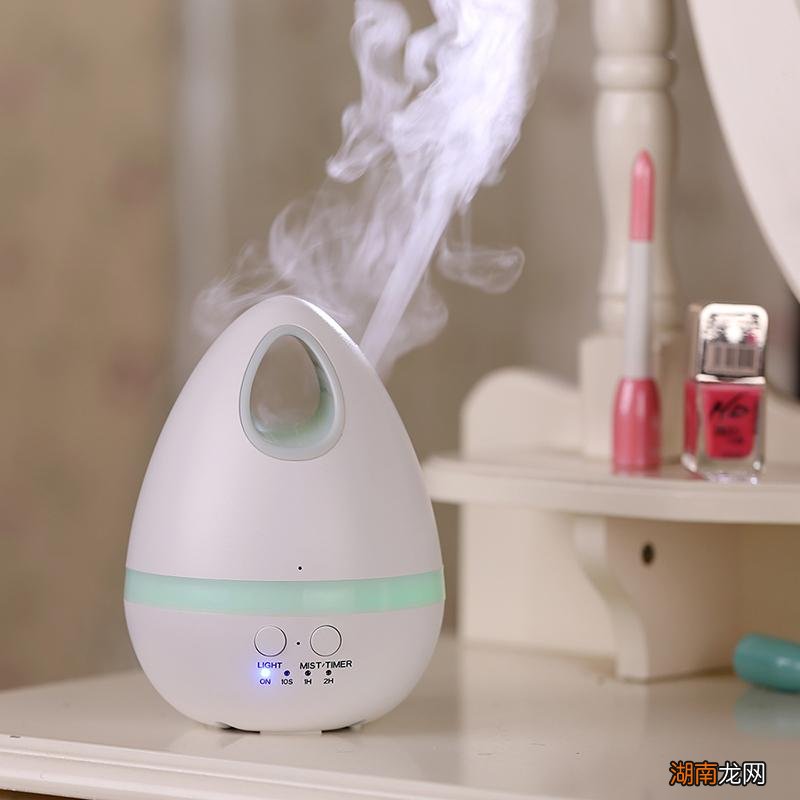 镜子对床求医日忙是什么意思 镜子不能对着床是迷信吗