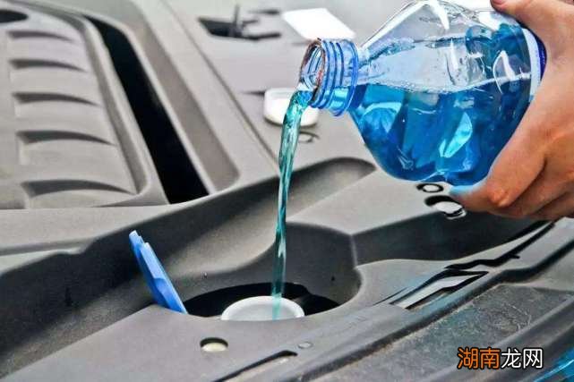 车辆玻璃水用自来水的后果 汽车玻璃水可以加自来水吗